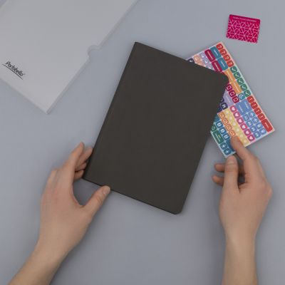 Ежедневник Latte soft touch недатированный, серый/красный-15