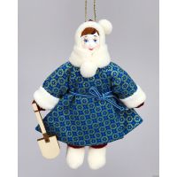 Девочка с лопатой елочная игрушка ручной работы