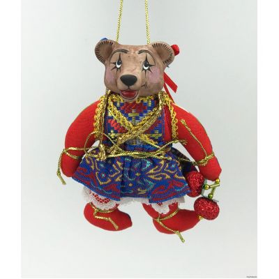 Медведица с ягодой елочная игрушка ручной работы-0