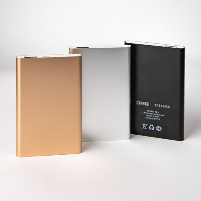 Универсальный аккумулятор Al 4 (4000 мАч), серебристый, 11х6.9х0,98 см-3