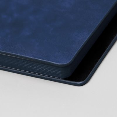 Ежедневник недатированный Solas, формат А5, с магнитом темно-синий, кремовый блок  в линейку-3