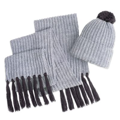 Шапка и шарф GoSnow с ярким пoмпоном и кисточками, серый-1