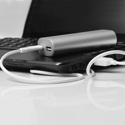 Универсальное зарядное устройство 'Wister' (5200mAh), серебристый-3