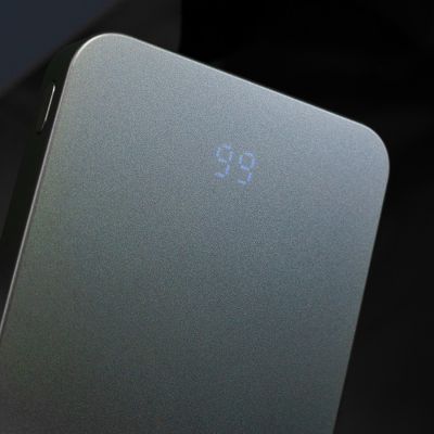 Универсальный аккумулятор MAGIX Ultra 5 (5000мАч) с быстрой и беспроводной зарядкой, серебристый-5