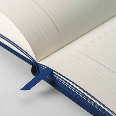 Ежедневник недатированный Solas, формат А5, с магнитом темно-синий, кремовый блок  в линейку-4