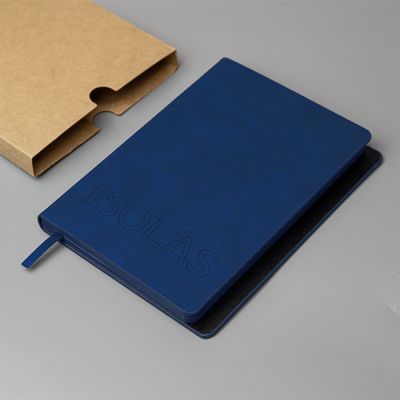 Ежедневник недатированный Solas, формат А5, с магнитом темно-синий, кремовый блок  в линейку-5