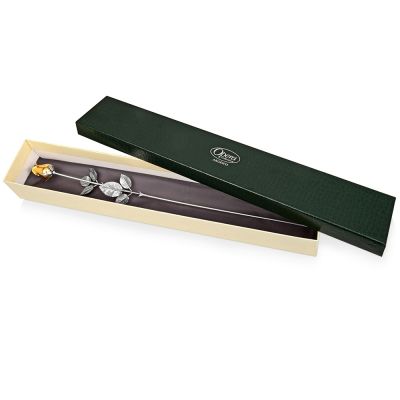 Роза с золотым бутоном-1