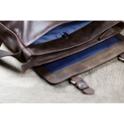 Сумка через плечо KLONDIKE DIGGER Joe, натуральная кожа цвета коньяк, 28 x 32 x 8 см-9