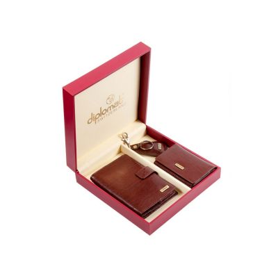 Подарочный набор с обложкой для автодокументов, визитницей и брелком.-0